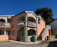 Két apartman egyben (tulajdonjoggal) a Vir-sziget déli oldalán