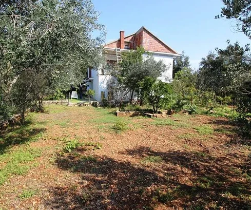 Maison Vir avec grand terrain (côté sud)