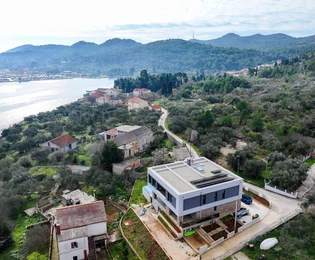 Dizajnerska vila na prodaju na Ugljanu