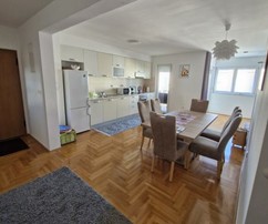 Trzypokojowe mieszkanie na sprzedaż z widokiem na morze w Chorwacji