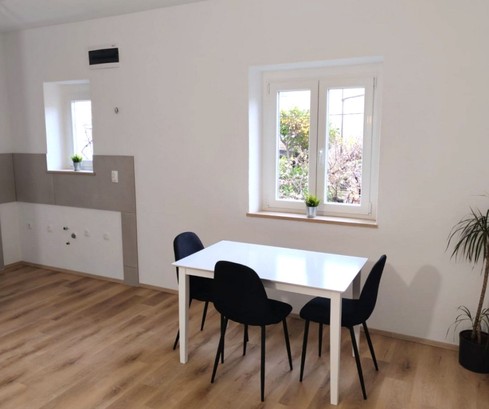 Brač szigetén, közvetlen tengerparti apartman gyönyörű stranddal