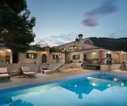 Mediterranean-style hacienda with panoramic views