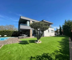 Krk - Alrededores: Villa moderna con piscina y vista panorámica al mar