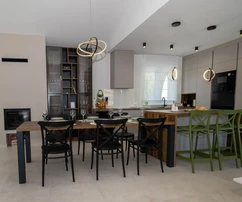 NUOVA CASA INDIPENDENTE CON PISCINA, IN ZONA TRANQUILLA!