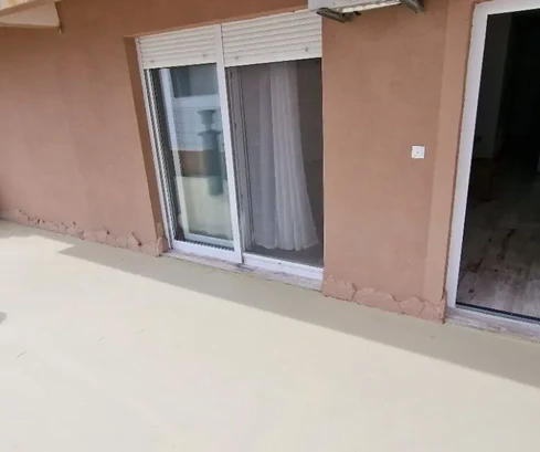 Čiovo,Okrug G.,2-soban stan 85 m2,novogradnja,namješten,garažno p.m.