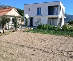 K. Novi, Rudine, casa independiente con anexo y jardín de 550 m2