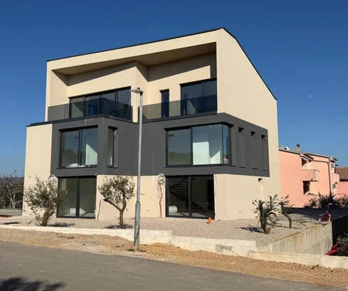 EXKLUZIVNÍ MEZONETOVÝ APARTMÁN NA ATRAKTIVNÍM MÍSTĚ, 500 M OD MOŘE!