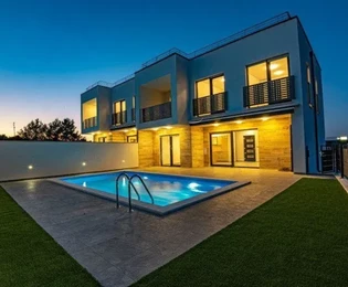Vodice - NUOVA COSTRUZIONE casa bifamiliare D con piscina