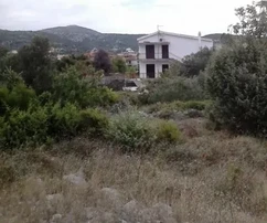 <p>Vinišće, terreno edificabile di 1200 m2, a 320 m dal mare con vista mare</p>