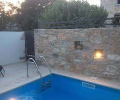 Istrie, Poreč – Zrekonstruovaný kamenný řadový dům s bazénem na prodej