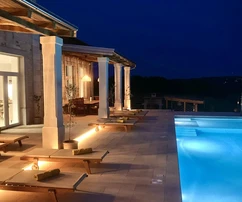 Felújított villa medencével Vižinadánál eladó Horvátországban