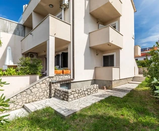 MAISON MITOYENNE EN PREMIÈRE LIGNE SUR LA MER !