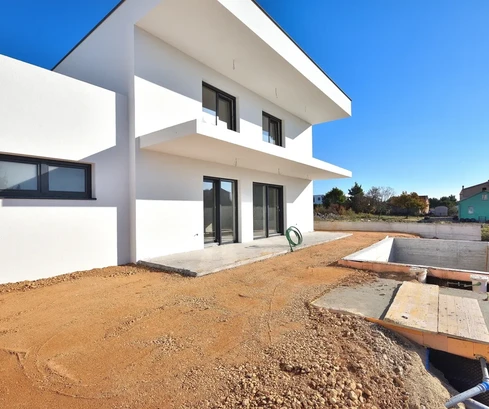 Vodice - NEW CONSTRUCTION S2 house with pool, garage, 800 m from the beach