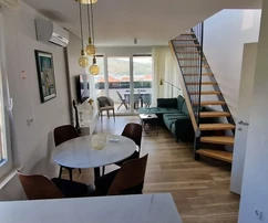 Trogir, attico 70 m2 + 74 m2 terrazza sul tetto, vista mare,