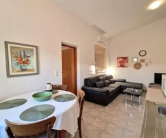 Vir, a 100 m del mar - casa con 4 apartamentos y vista al mar