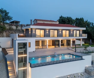 Istrien, Poreč: Luxusvilla mit Aussicht und Spa-Bereich