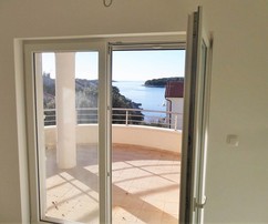 Casa plurifamiliare fronte mare di Solta in vendita
