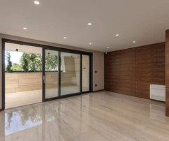 APPARTAMENTO ESCLUSIVO CON PISCINA E GIARDINO, IN POSIZIONE ATTRAENTE, A 80 M DALLA SPIAGGIA!