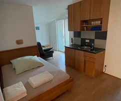 Casa con apartamentos en venta en Vrsi Zukve en Croacia