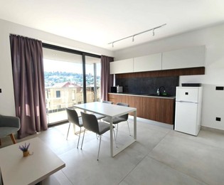 Brac Moderno appartamento con 2 camere da letto e giardino in vendita