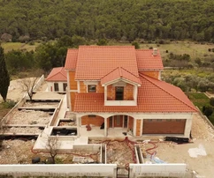 Priestranný rodinný dom s bazénom na predaj v Chorvátsku