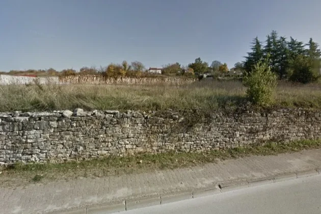 Pôda Kanfanar, 880m2
