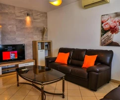 Freistehendes Einfamilienhaus mit Pool in Marčana zu verkaufen in Kroatien