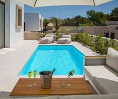 Tkon, Palms Resort, Luxusvilla mit Pool und Meerblick