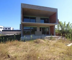 Villa neuve avec piscine en construction