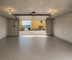 Espacio polivalente 55 m² - 2ª fila desde el mar - garaje espacioso