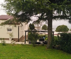 Maison jumelée avec cour à vendre à Njivice en Croatie