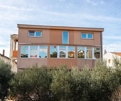 Spaziosa casa in vendita a Zara Bili Brig con vista mare in Croazia