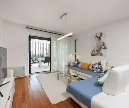 Zadar, Diklo, two-bedroom apartment with garden, jacuzzi and rooftop terrace