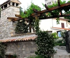 Istria, Gračišće – Incantevole trio di case in pietra ristrutturate con piscina privata