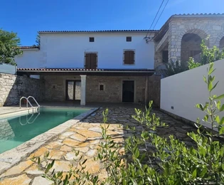Istria, Poreč: Casa in pietra ristrutturata con piscina