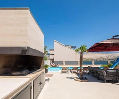 Villa in vendita con vista panoramica sul mare di Pag in Croazia