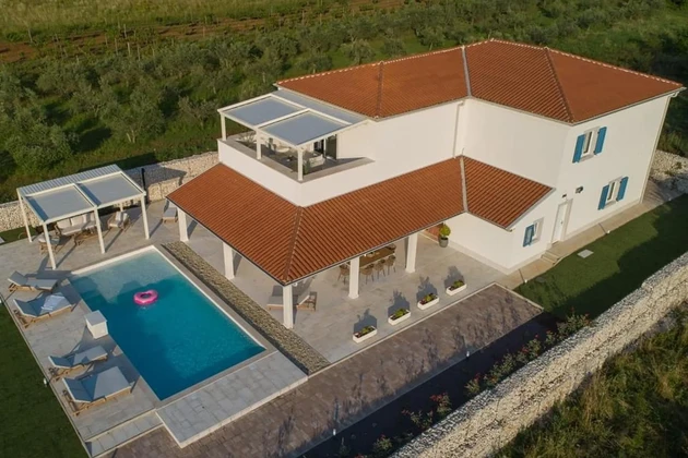 Casa independiente con piscina en venta en Barban, Croacia