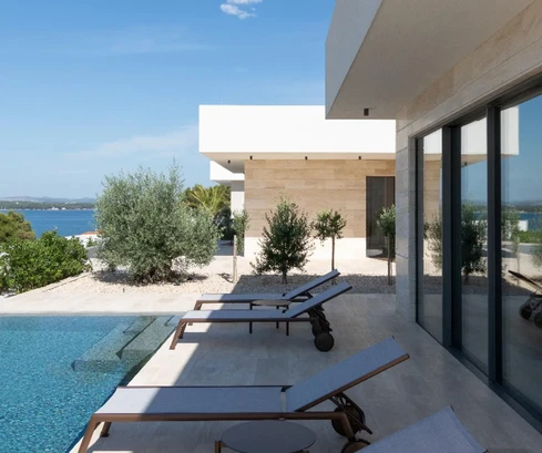 Villa di lusso con piscina in vendita a Tkon a Pašman in Croazia