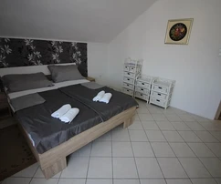 Deux appartements du côté sud de l'île de Vir