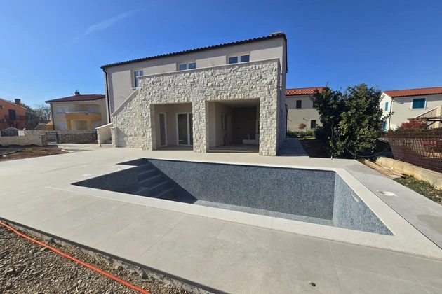 Maison méditerranéenne avec piscine, île de Krk, environs de Malinska !