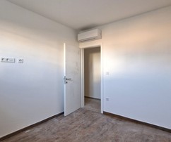 Moderno appartamento con 2 camere da letto in vendita vicino a Sibenik