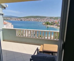 Čiovo, Okrug G., 2-Zimmer-Wohnung 68 m2, 2. Reihe vom Meer, Meerblick,