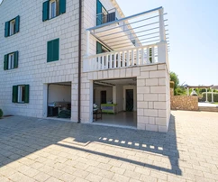 Villa de piedra con piscina en venta en Konavle, Croacia