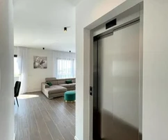 Podstrana, Strožanac, luxusná vila 400 m2 so záhradou, bazénom a garážou