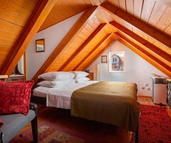 Šarmantný kamenný dom s bytmi v historickom centre Splitu