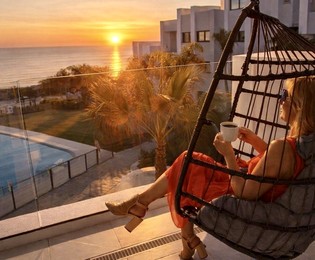 Protected panoramic sea views, tourist licence, walking distance to the beach