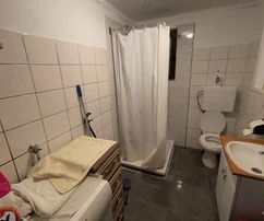Istria, Buzet – Ampia casa familiare con garage