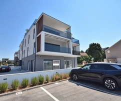 Srima - Commercial space PP1, first row to the sea