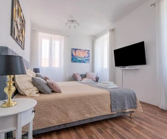 Zadar, Poluotok, neu renovierte elegante Wohnung, 30 m vom Narodni trg, Blick auf die Kalelearga.
