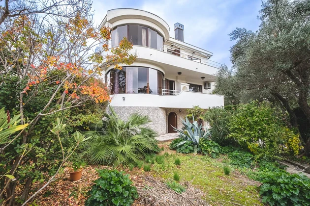 Haus mit Panoramablick auf das Meer bei Krk zu verkaufen in Kroatien